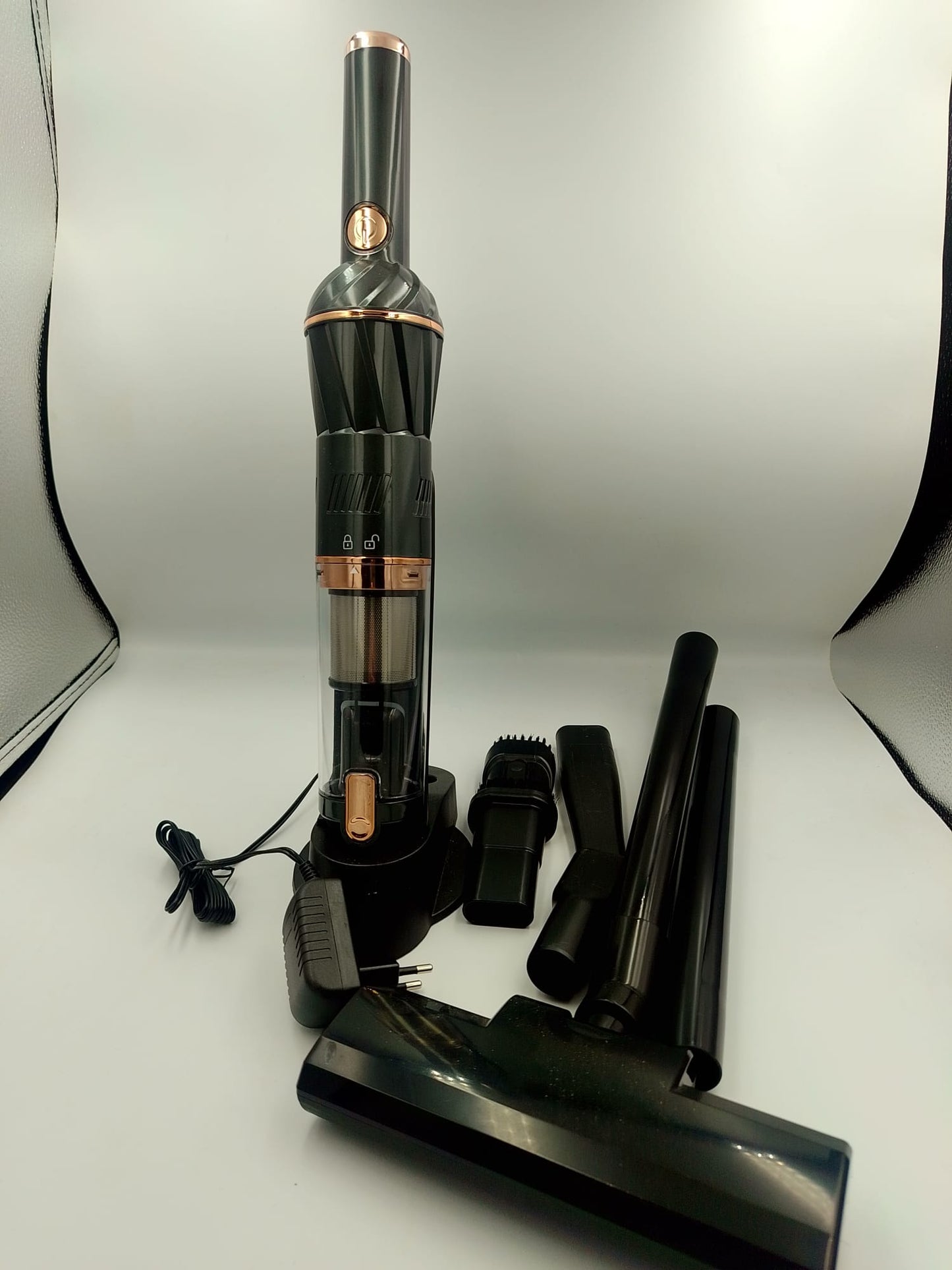 Kabelloser Hand & Bodensauger